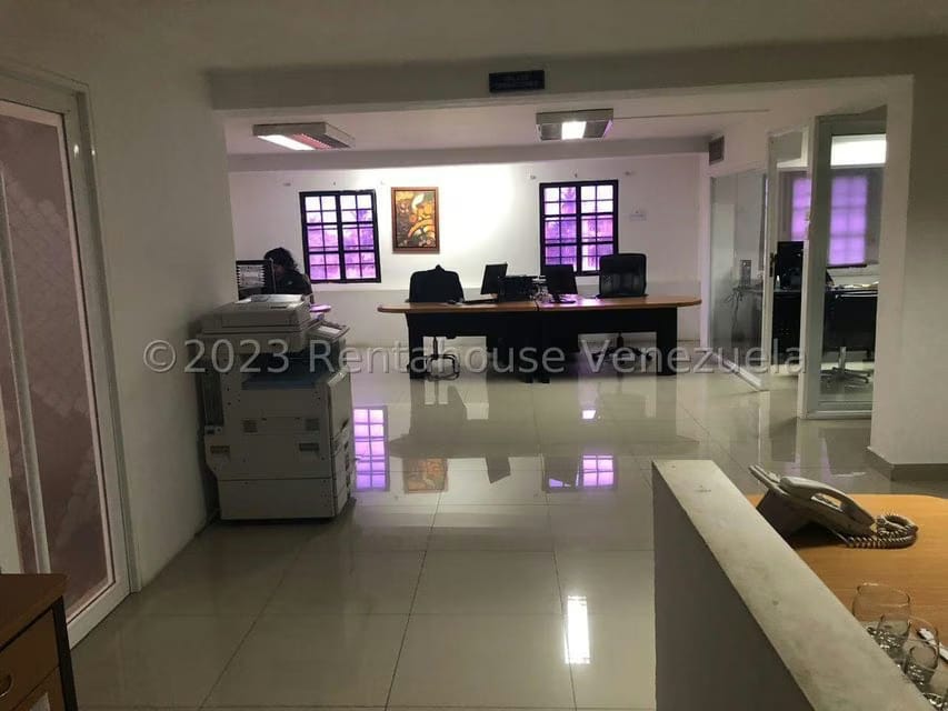 Comercial (Oficina) en Venta en Avenida El Milagro, Zulia - 3
