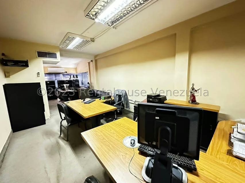Comercial (Oficina) en Venta en Avenida El Milagro, Zulia - 7