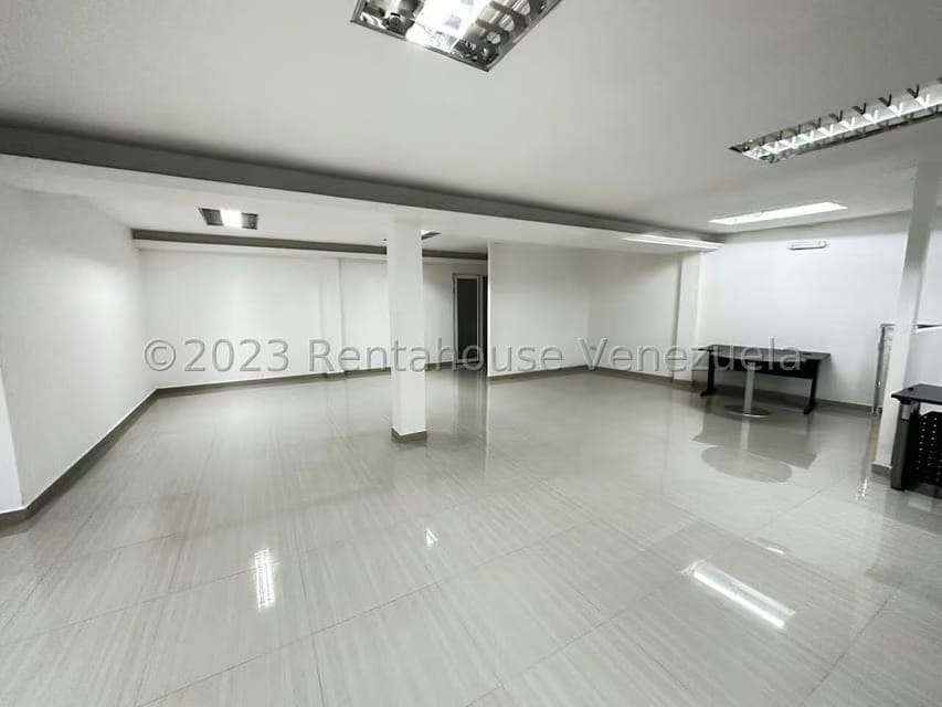 Comercial (Oficina) en Venta en Avenida El Milagro, Zulia - 8