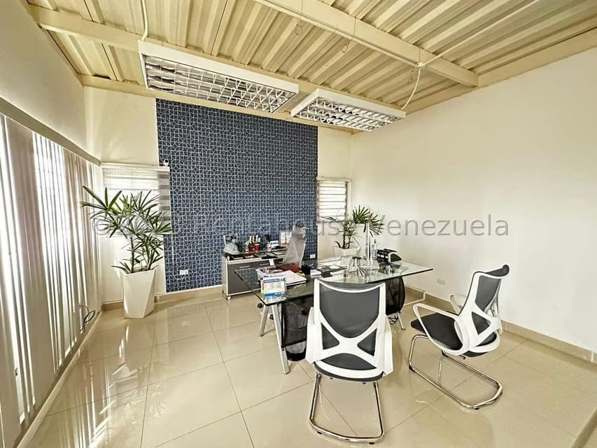 Comercial (Oficina) en Venta en Avenida El Milagro, Zulia - 9