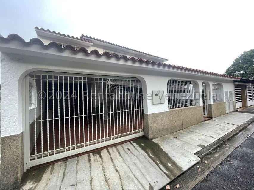 Casa (Multipes Niveles) en Venta en Los Castores, Miranda - 2