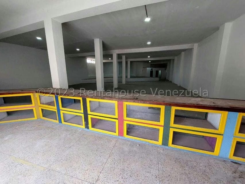 Comercial (Edificio) en Venta en El Junquito, Distrito Metropolitano - 2