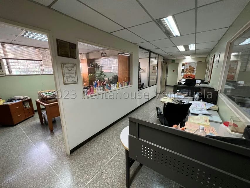 Comercial (Local Comercial) en Venta en La Urbina, Distrito Metropolitano - 11