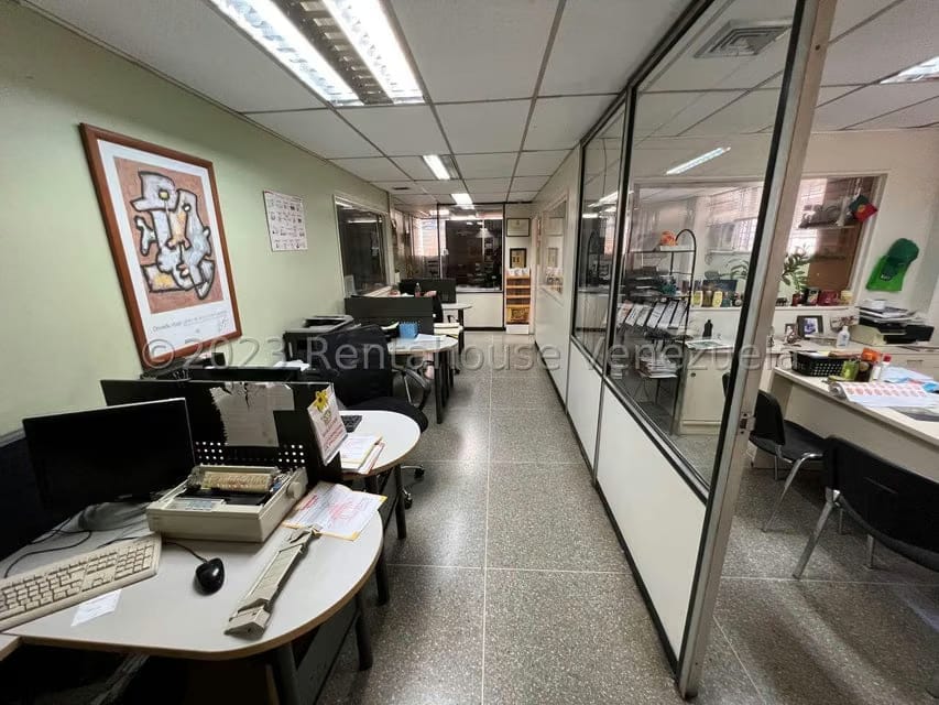 Comercial (Local Comercial) en Venta en La Urbina, Distrito Metropolitano - 12