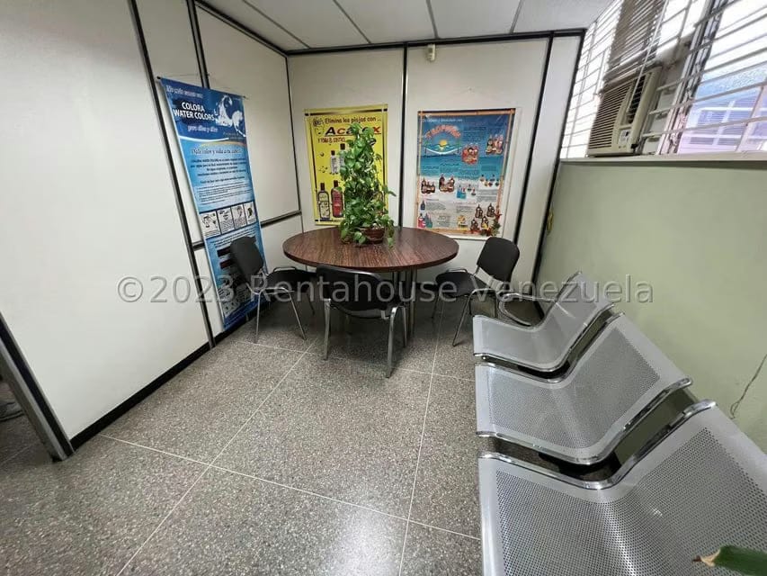Comercial (Local Comercial) en Venta en La Urbina, Distrito Metropolitano - 3