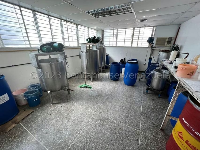Comercial (Local Comercial) en Venta en La Urbina, Distrito Metropolitano - 26