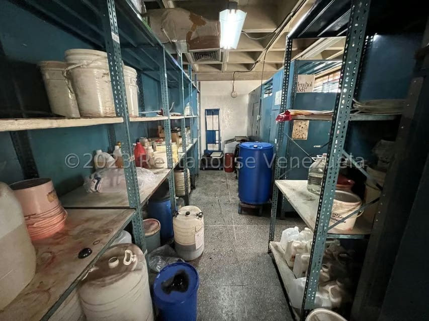 Comercial (Local Comercial) en Venta en La Urbina, Distrito Metropolitano - 27
