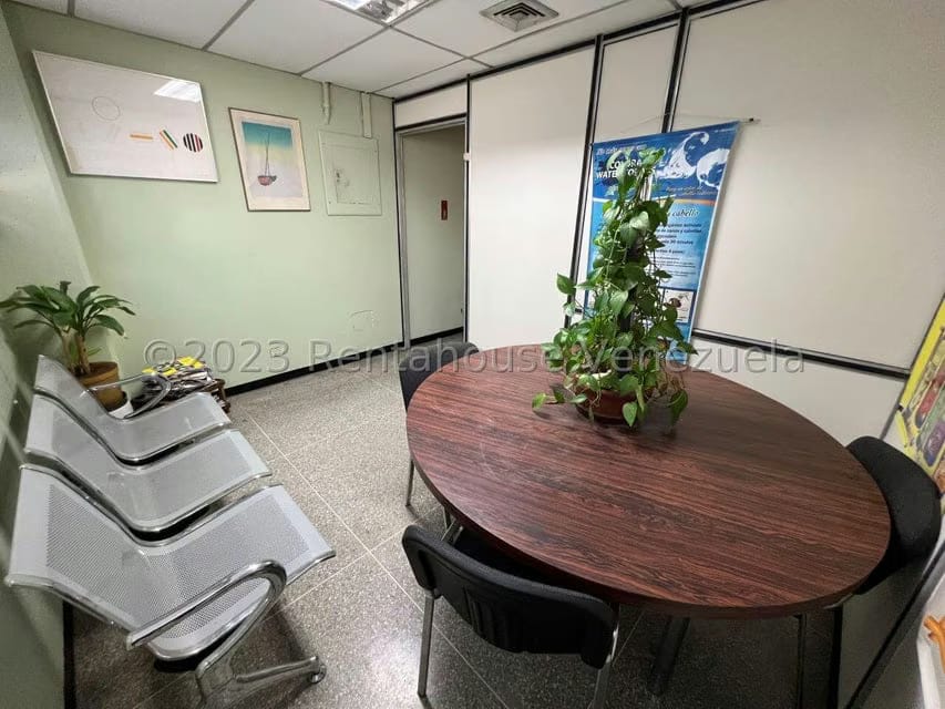 Comercial (Local Comercial) en Venta en La Urbina, Distrito Metropolitano - 4