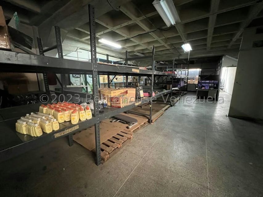 Comercial (Local Comercial) en Venta en La Urbina, Distrito Metropolitano - 31