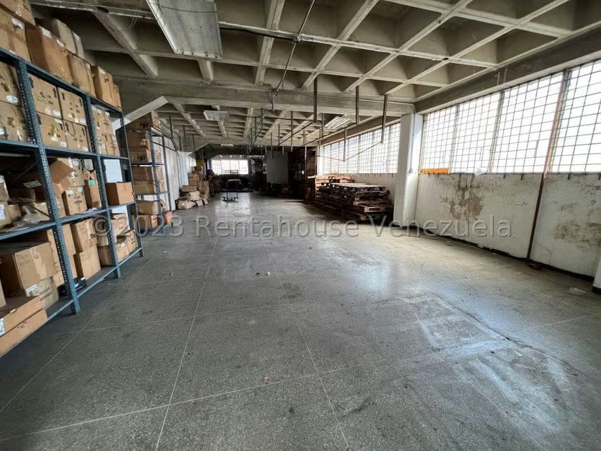 Comercial (Local Comercial) en Venta en La Urbina, Distrito Metropolitano - 35