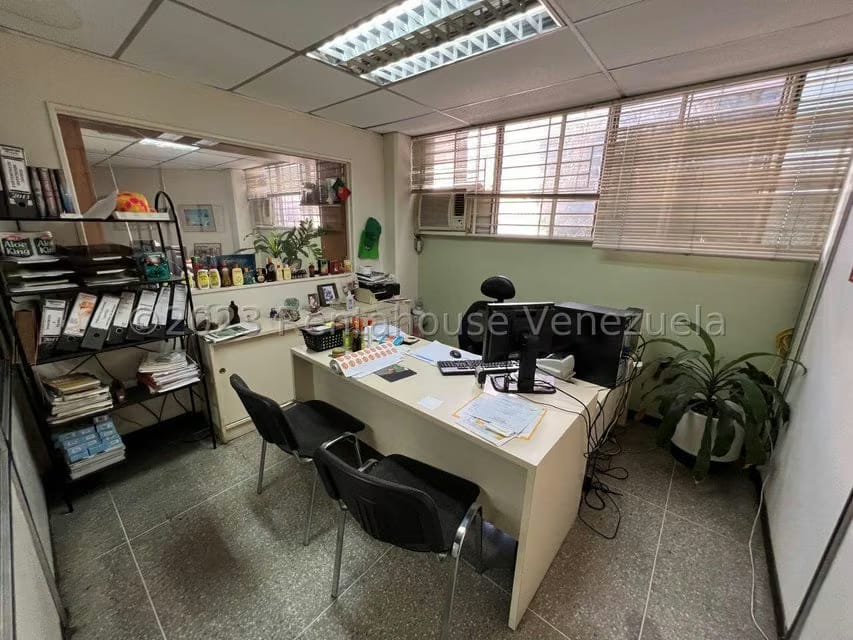 Comercial (Local Comercial) en Venta en La Urbina, Distrito Metropolitano - 7