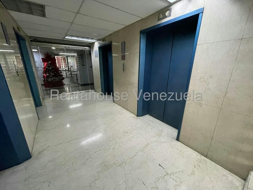 Comercial (Oficina) en Alquiler en Parroquia Catedral, Distrito Metropolitano - 4