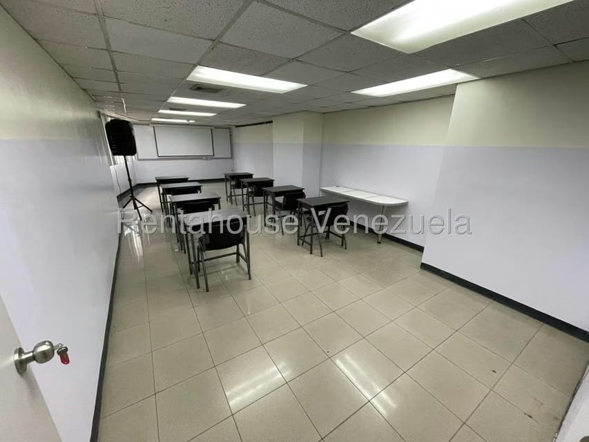 Comercial (Oficina) en Alquiler en Parroquia Catedral, Distrito Metropolitano - 5