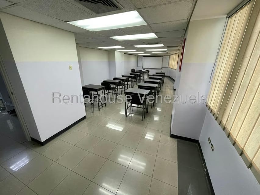 Comercial (Oficina) en Alquiler en Parroquia Catedral, Distrito Metropolitano - 8