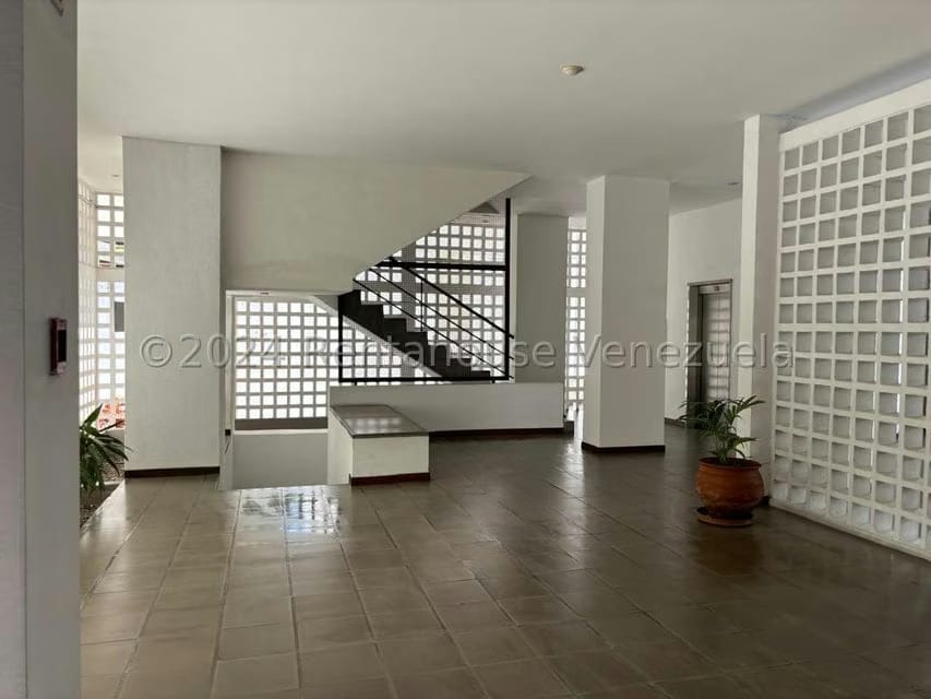 Apartamento (Duplex) en Alquiler en Las Mercedes, Distrito Metropolitano - 2