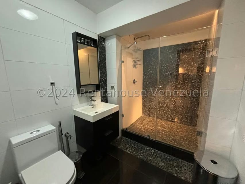Apartamento (Duplex) en Alquiler en Las Mercedes, Distrito Metropolitano - 20