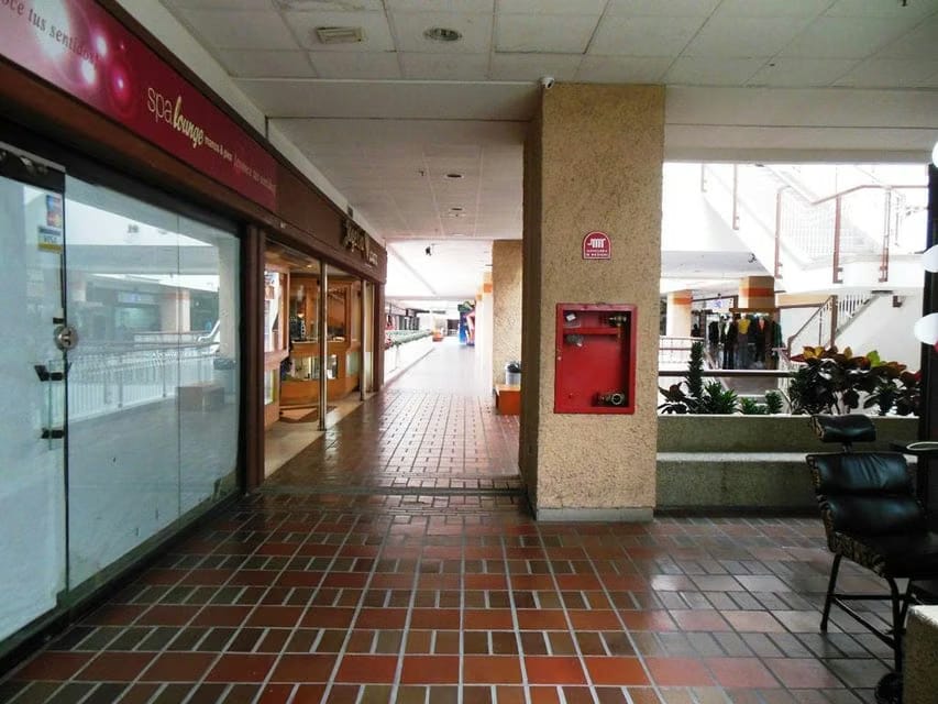 Comercial (Local Comercial) en Venta en Prados del Este, Distrito Metropolitano - 12