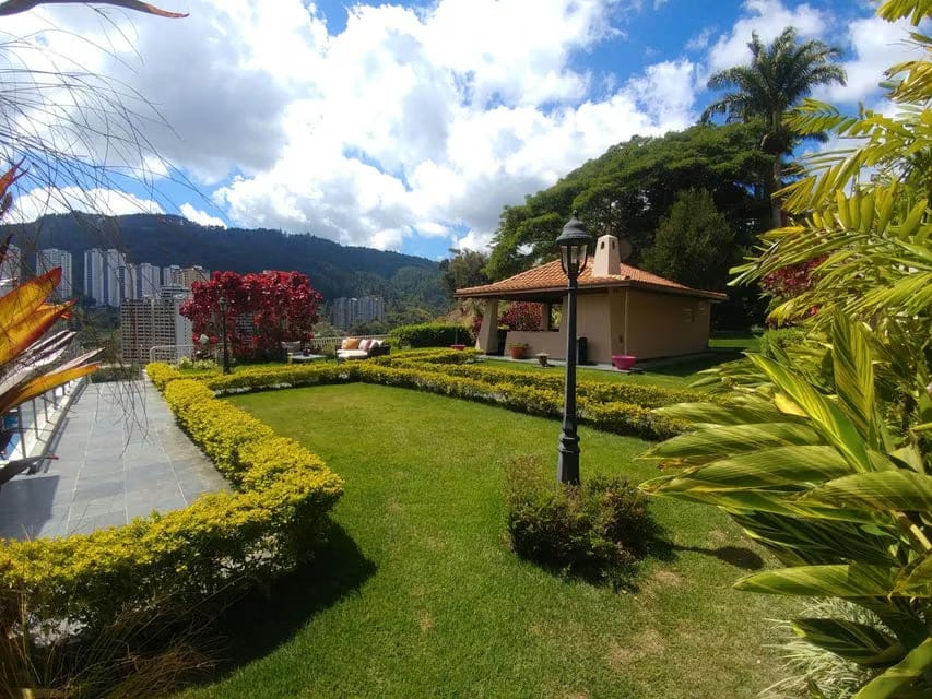 Casa (Multipes Niveles) en Venta en Lomas de Prados del Este, Distrito Metropolitano - 22