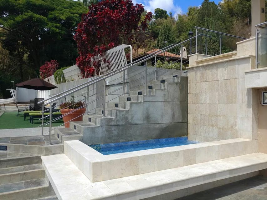 Casa (Multipes Niveles) en Venta en Lomas de Prados del Este, Distrito Metropolitano - 33