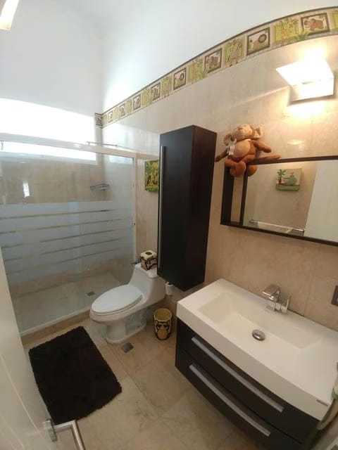 Casa (Multipes Niveles) en Venta en Lomas de Prados del Este, Distrito Metropolitano - 42