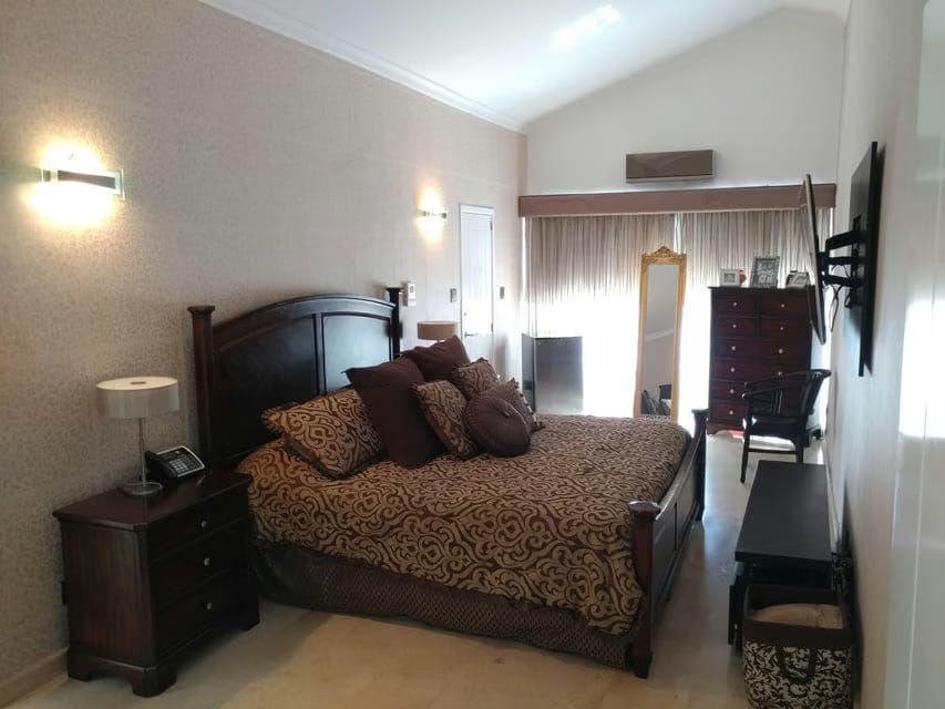Casa (Multipes Niveles) en Venta en Lomas de Prados del Este, Distrito Metropolitano - 45