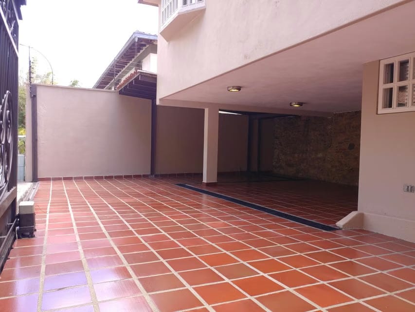 Casa (Multipes Niveles) en Venta en Lomas de Prados del Este, Distrito Metropolitano - 47