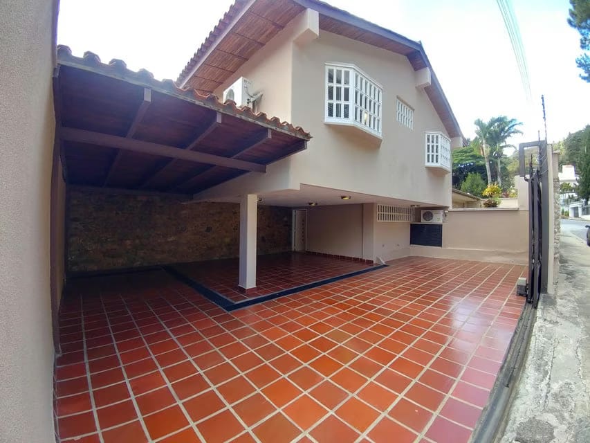 Casa (Multipes Niveles) en Venta en Lomas de Prados del Este, Distrito Metropolitano - 48