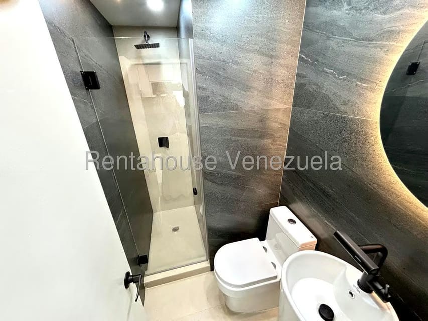 Apartamento (1 Nivel) en Alquiler en Colinas de Bello Monte, Distrito Metropolitano - 11