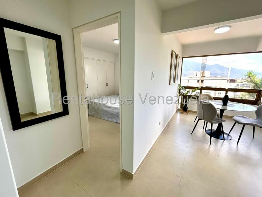 Apartamento (1 Nivel) en Alquiler en Colinas de Bello Monte, Distrito Metropolitano - 19