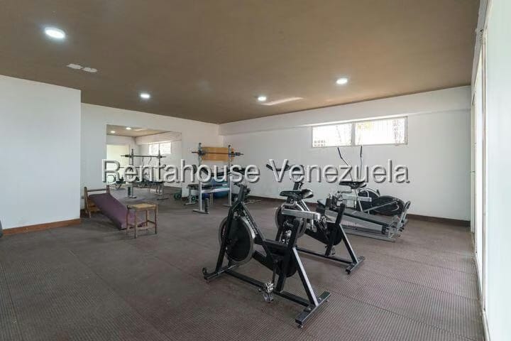 Apartamento (1 Nivel) en Alquiler en Colinas de Bello Monte, Distrito Metropolitano - 30