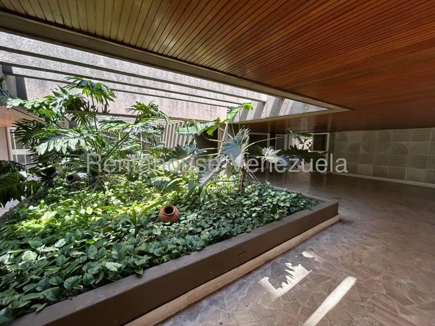 Apartamento (1 Nivel) en Alquiler en Colinas de Bello Monte, Distrito Metropolitano - 31