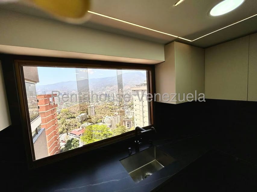 Apartamento (1 Nivel) en Alquiler en Colinas de Bello Monte, Distrito Metropolitano - 35