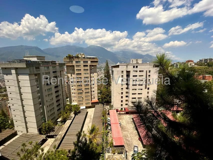 Apartamento (1 Nivel) en Alquiler en Colinas de Bello Monte, Distrito Metropolitano - 37