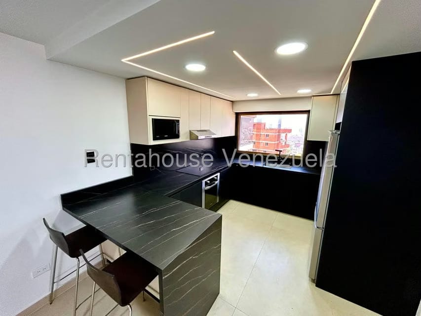 Apartamento (1 Nivel) en Alquiler en Colinas de Bello Monte, Distrito Metropolitano - 5