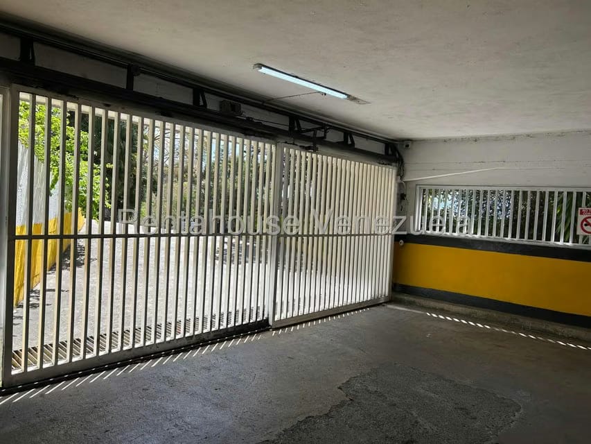 Apartamento (1 Nivel) en Alquiler en Colinas de Bello Monte, Distrito Metropolitano - 42