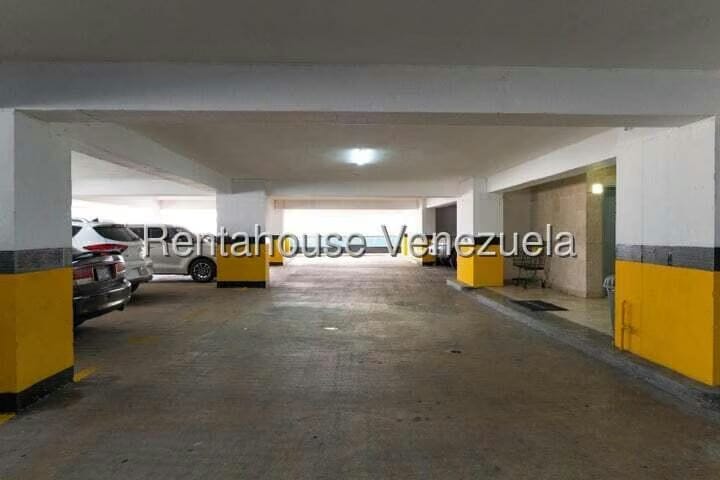 Apartamento (1 Nivel) en Alquiler en Colinas de Bello Monte, Distrito Metropolitano - 43