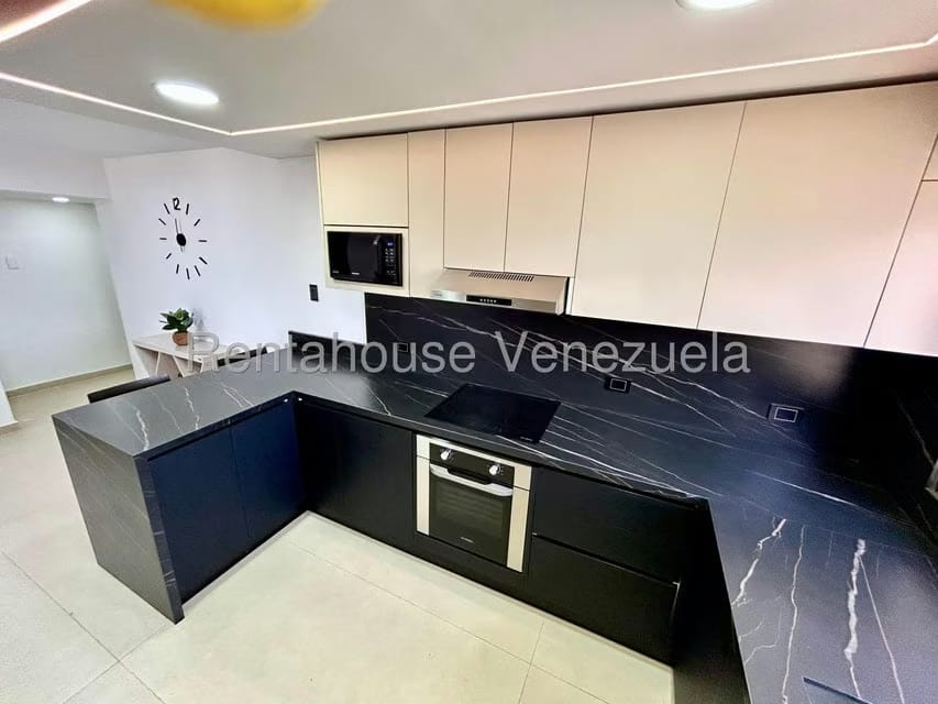 Apartamento (1 Nivel) en Alquiler en Colinas de Bello Monte, Distrito Metropolitano - 7
