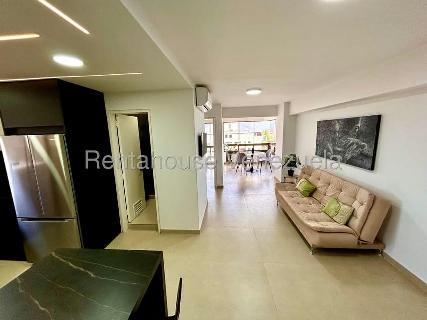 Apartamento (1 Nivel) en Alquiler en Colinas de Bello Monte, Distrito Metropolitano - 8