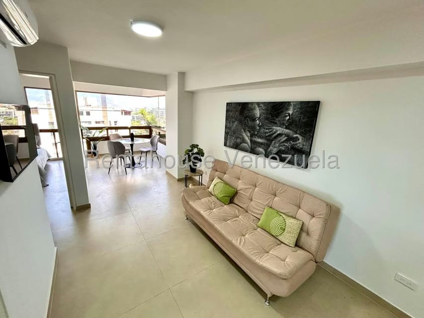 Apartamento (1 Nivel) en Alquiler en Colinas de Bello Monte, Distrito Metropolitano - 10