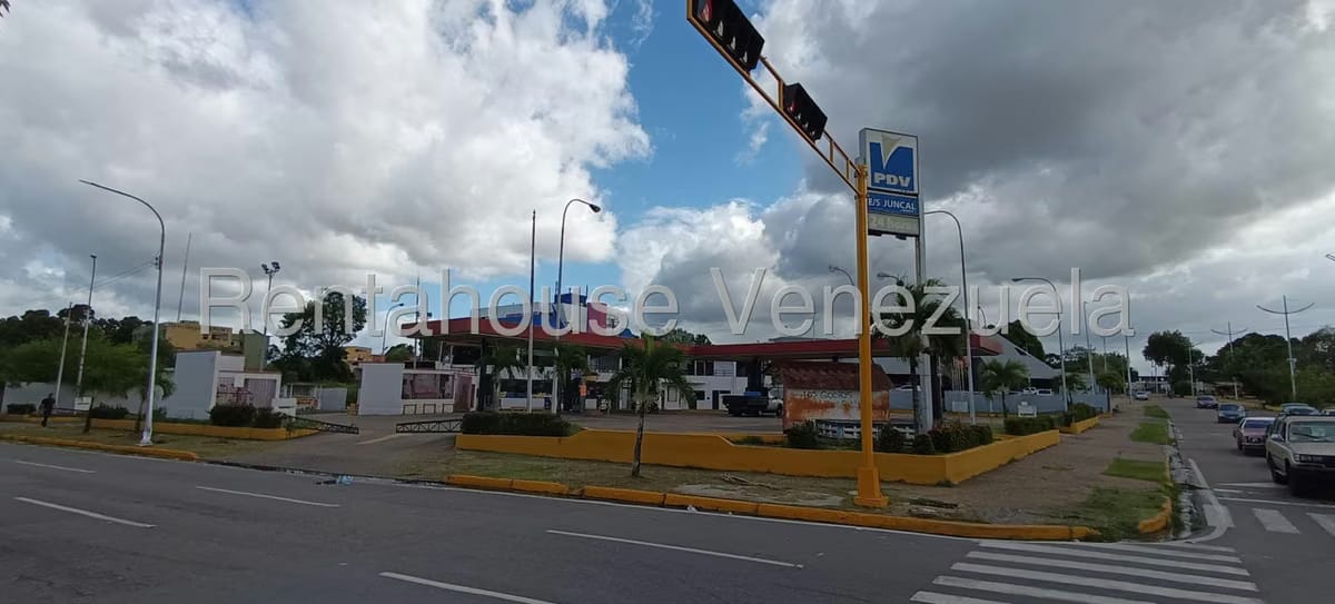 Comercial (Local Comercial) en Venta en Maturin, Monagas - 12