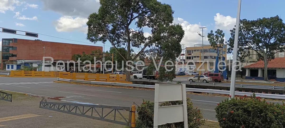 Comercial (Local Comercial) en Venta en Maturin, Monagas - 10