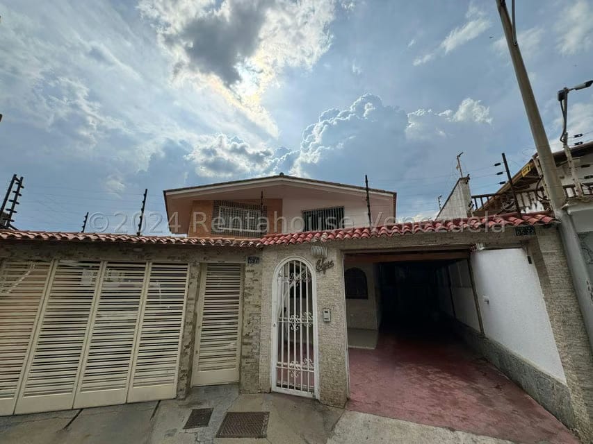 Casa (Multipes Niveles) en Venta en Colinas de Santa Monica, Distrito Metropolitano