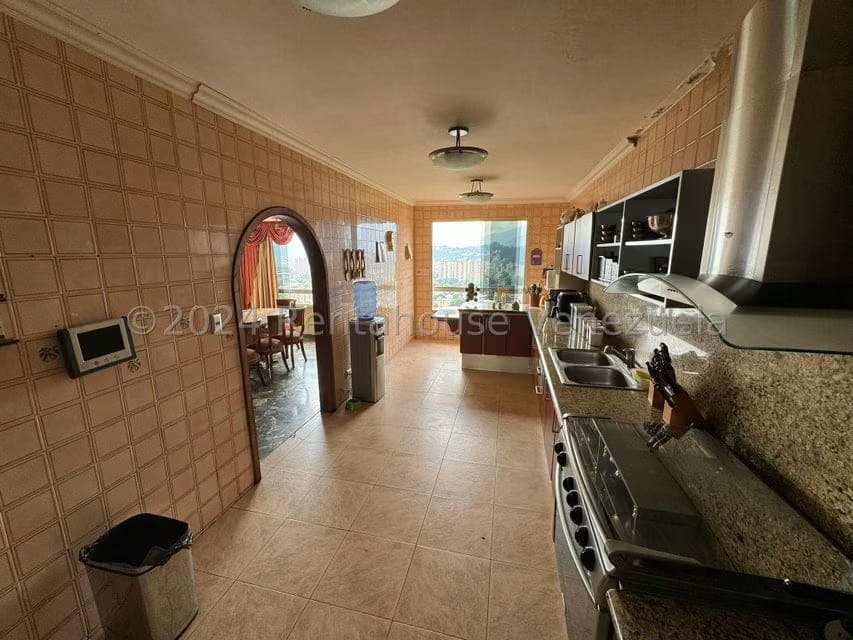 Casa (Multipes Niveles) en Venta en Colinas de Santa Monica, Distrito Metropolitano - 11