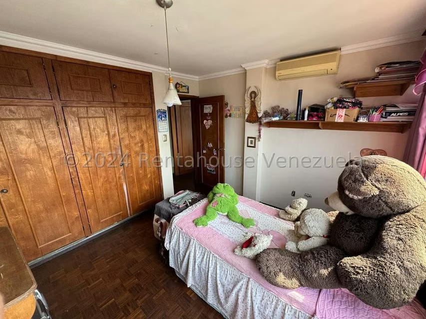 Casa (Multipes Niveles) en Venta en Colinas de Santa Monica, Distrito Metropolitano - 19