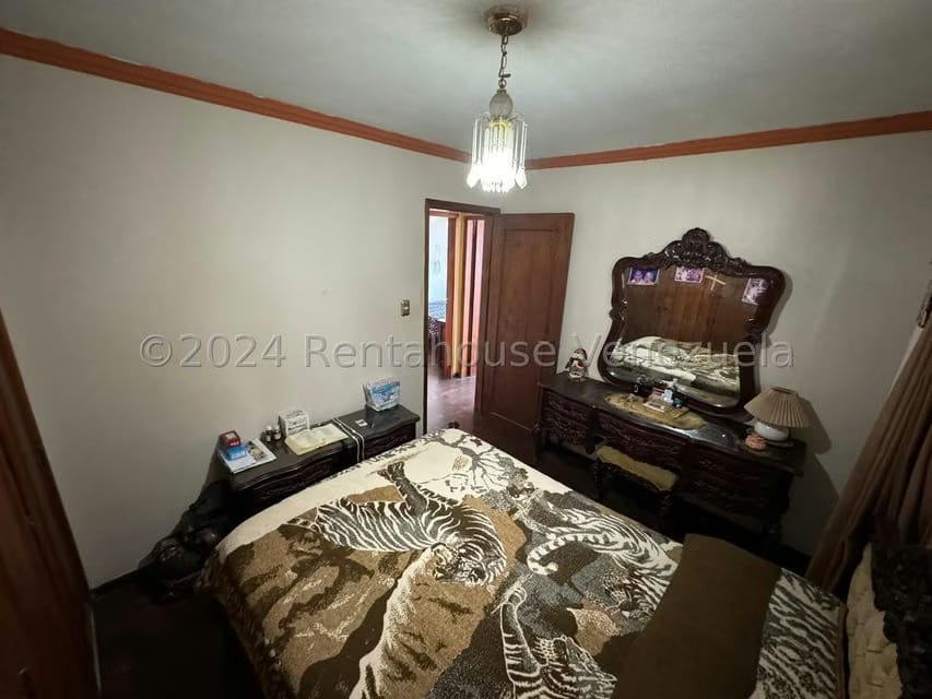 Casa (Multipes Niveles) en Venta en Colinas de Santa Monica, Distrito Metropolitano - 23