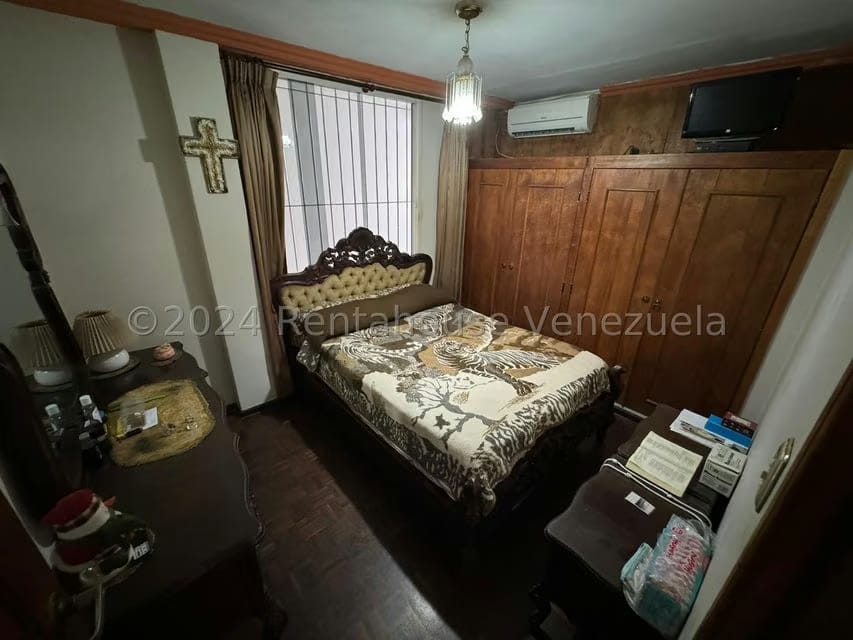 Casa (Multipes Niveles) en Venta en Colinas de Santa Monica, Distrito Metropolitano - 24