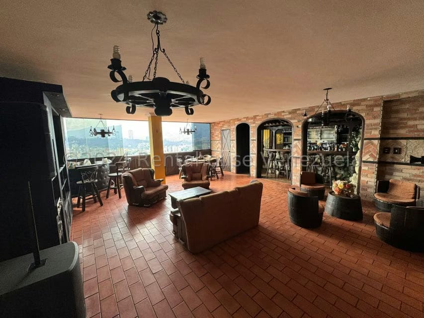 Casa (Multipes Niveles) en Venta en Colinas de Santa Monica, Distrito Metropolitano - 28