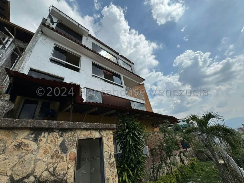Casa (Multipes Niveles) en Venta en Colinas de Santa Monica, Distrito Metropolitano - 37