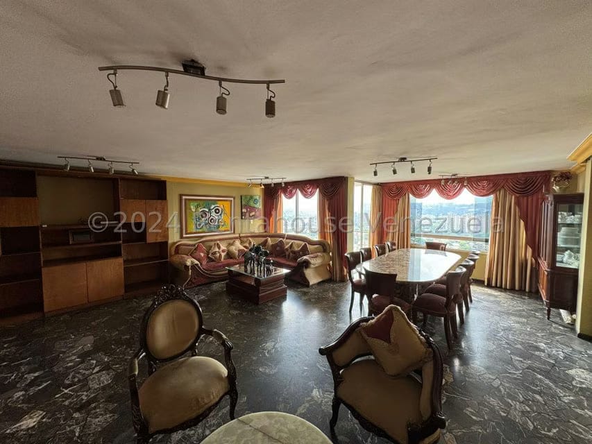 Casa (Multipes Niveles) en Venta en Colinas de Santa Monica, Distrito Metropolitano - 7