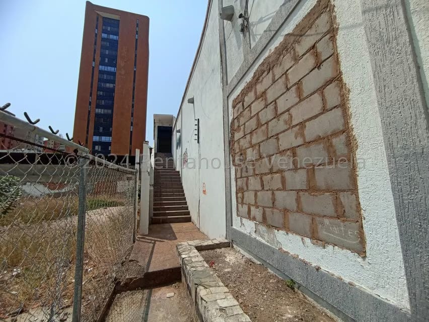 Comercial (Local Comercial) en Alquiler en Calle 72, Zulia - 26